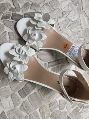 WHIT White Floral Accent Ankle-Strap Sandals